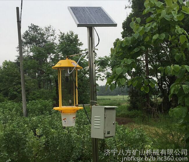 八方 太陽能殺蟲燈