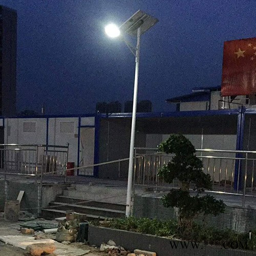 興凱照明5米太陽能路燈  內置智能控制器 安裝方便