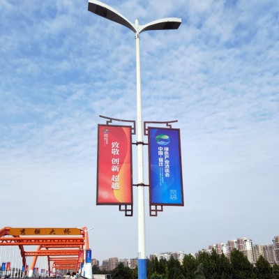 大朗廠家求制作DLDG595燈桿燈箱廣告牌太陽(yáng)能供電雙畫(huà)面好看