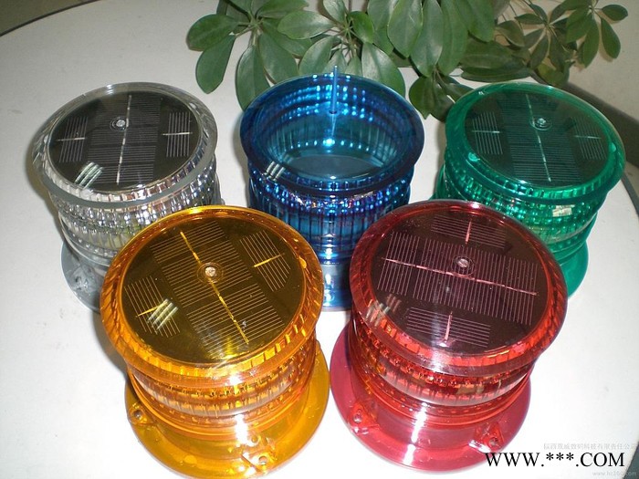 供應(yīng)DoublewiseDWS301/302太陽能警示燈