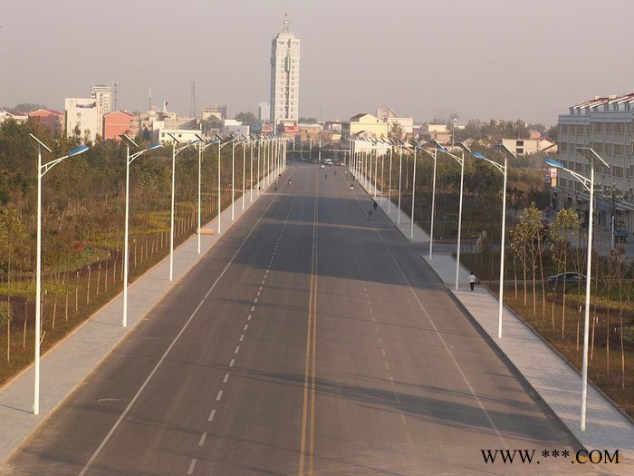 四川阿壩太陽能路燈/6米LED太陽能路燈廠家配置