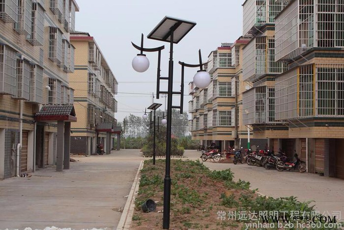 貴州遵義市新款太陽能庭院燈常州廠家供應(yīng)上海亞明太陽能燈