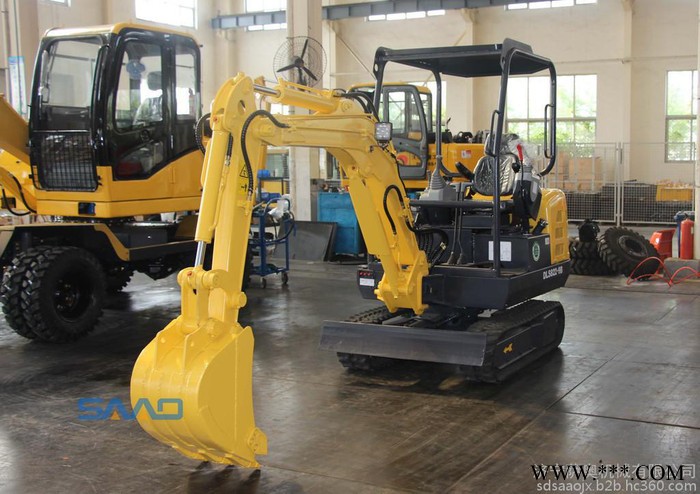 微型挖掘機施工旺季必備機器 使用范圍廣的小挖機 農村天然氣自來水管道開挖設備