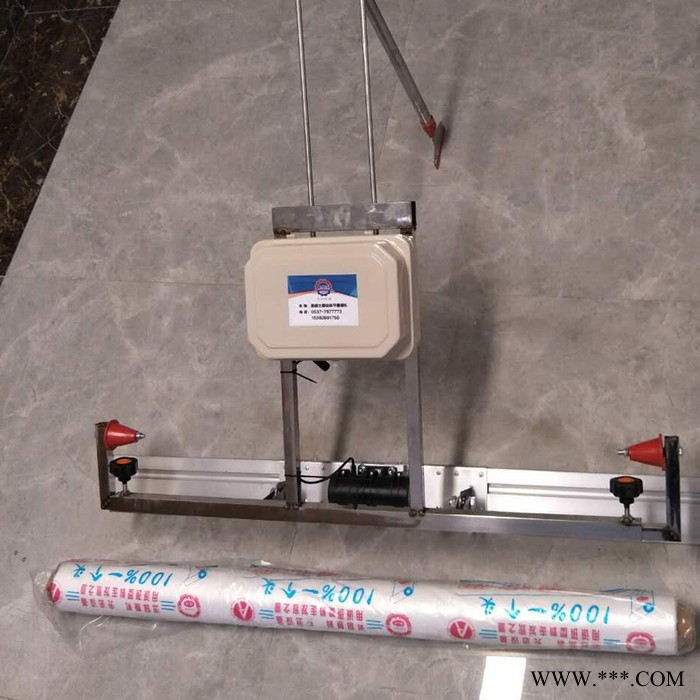 鋰電池震動覆膜機 振平去腳印覆膜機 水泥路面覆膜機 工地水泥蓋膜