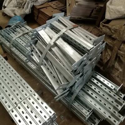 全拓 分布式太陽能光伏支架C型鋼41*41、前后立柱、斜梁橫梁、斜撐、背拉桿、橫梁連接件、三角連接件、中壓邊壓塊、螺絲