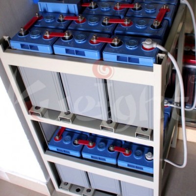 光伏蓄電池GFM1000授權(quán)報(bào)價 太陽能2V1000AH現(xiàn)貨 發(fā)電機(jī)組蓄電池