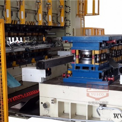 沖床衍行架機(jī)械手廠家 鋰電池殼拉伸沖壓自動化連連線機(jī)械手佑億專業(yè)定制