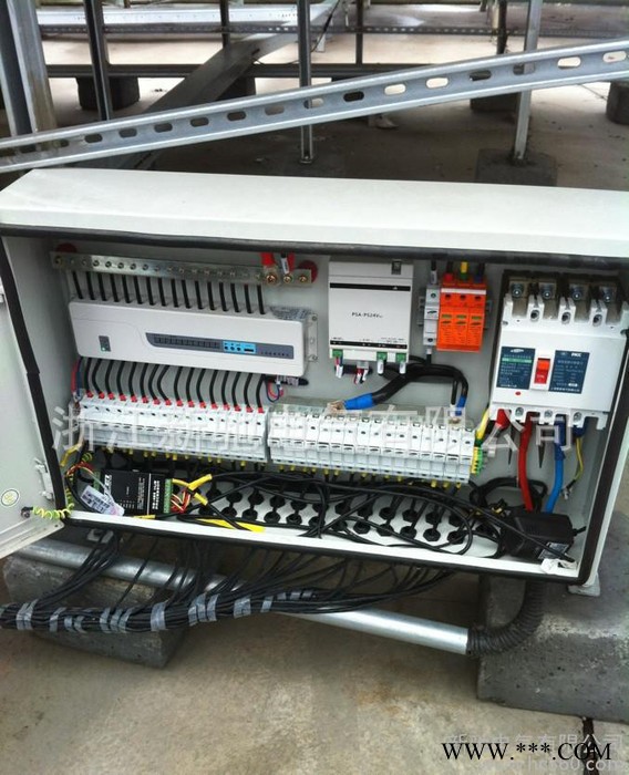 光伏智能防雷匯流箱(自供電式)