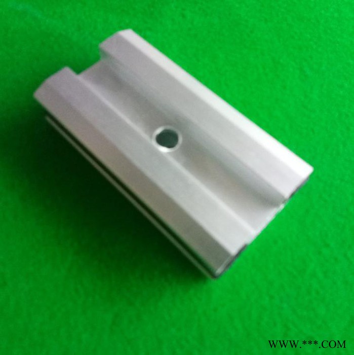 光伏配件1.5厚度薄膜壓塊緊固件304不銹鋼絲桿塑翼螺母