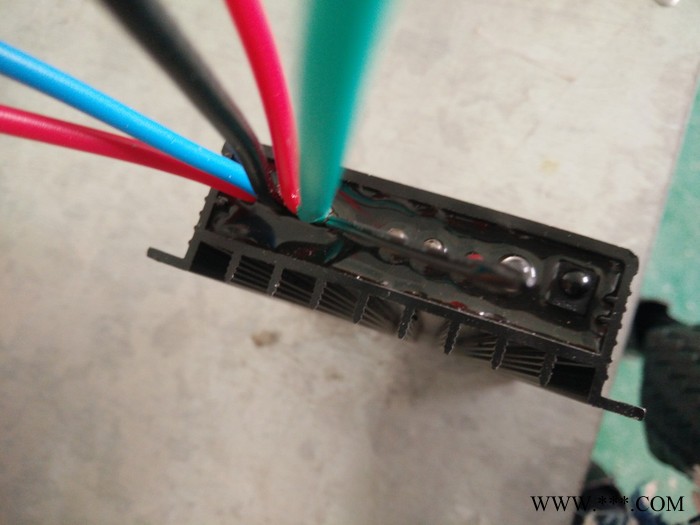 太陽能控制器廠家價格