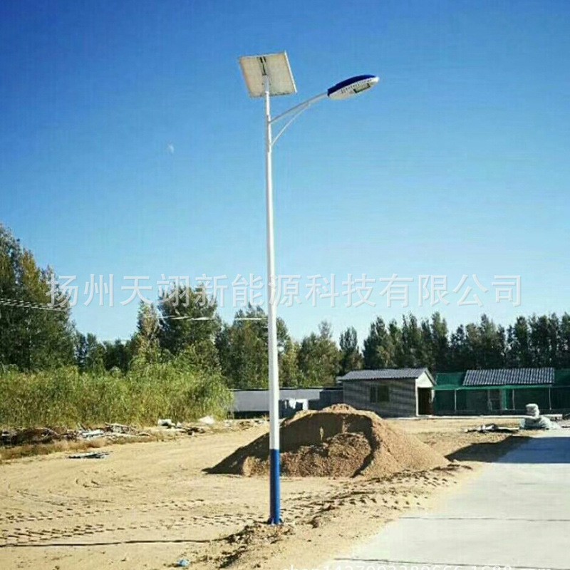 廠家直銷 5米6米8米led太陽能路燈戶外高桿防水道路燈超亮新農村