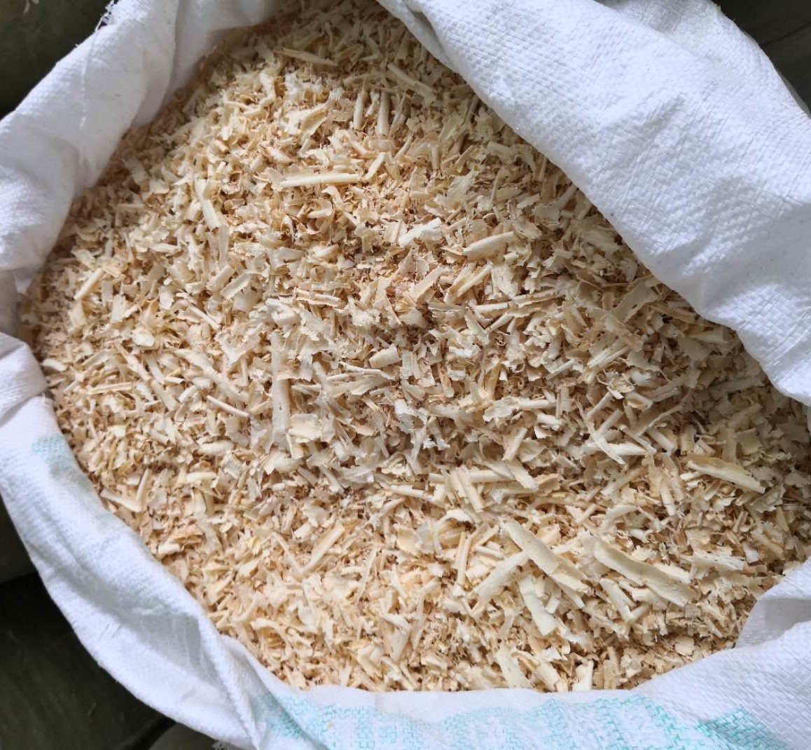 廠家直銷 生物質(zhì)顆粒燃料 鍋爐燃料 紅木頭顆粒 橡木刨花顆粒